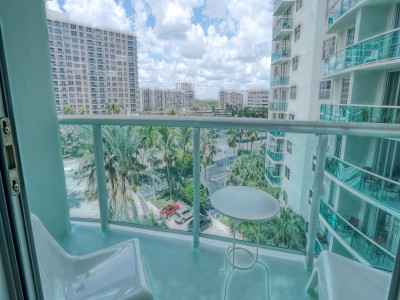 Perfect 1 Bedroom apt in Hollywood
