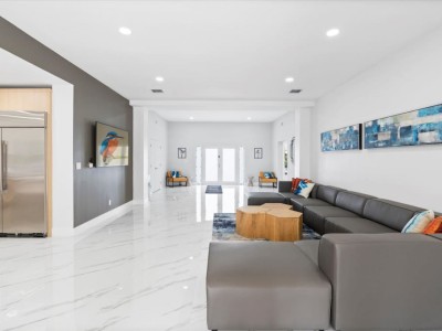 2630 Luxury, New Villa 4BR/3 Heated Pool