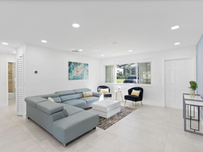 Renovated 4 bedr 3 bath_Can be Koshered