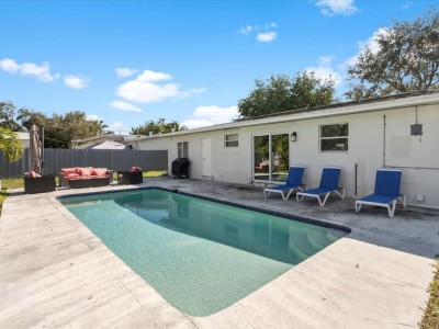 6441 · Modern 3/2. Pool. BBQ.