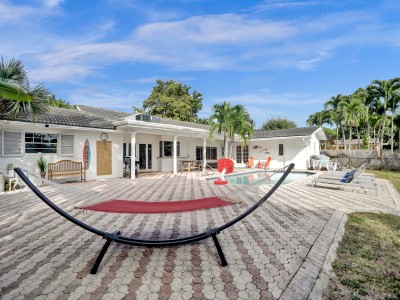 Renovated 6-Bedroom, 3-Bath Kosher Vacation Villa